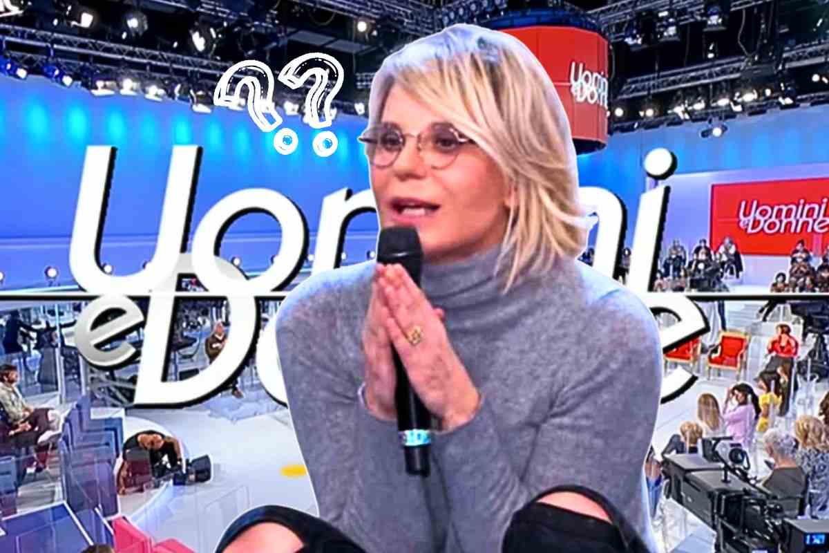 Maria De Filippi conduce l'appuntamento quotidiano di Uomini & Donne